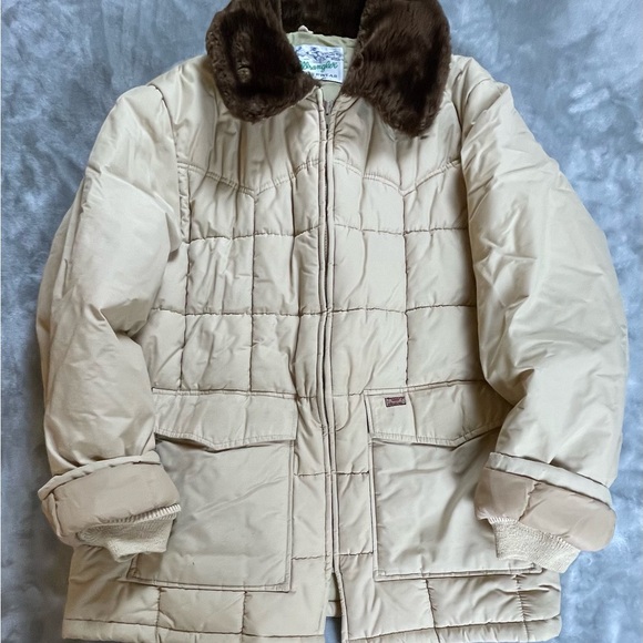 🤠✨ Vintage 70s Wrangler Western Puffer Jacket w/Faux Fur– Beige Men’s Large/XL - Picture 5 of 15